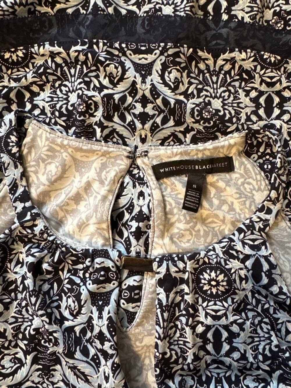 White House Black Market Sleeveless Keyhole Tiered Ruffle Print Top S Black/Whit - Picture 6 of 7